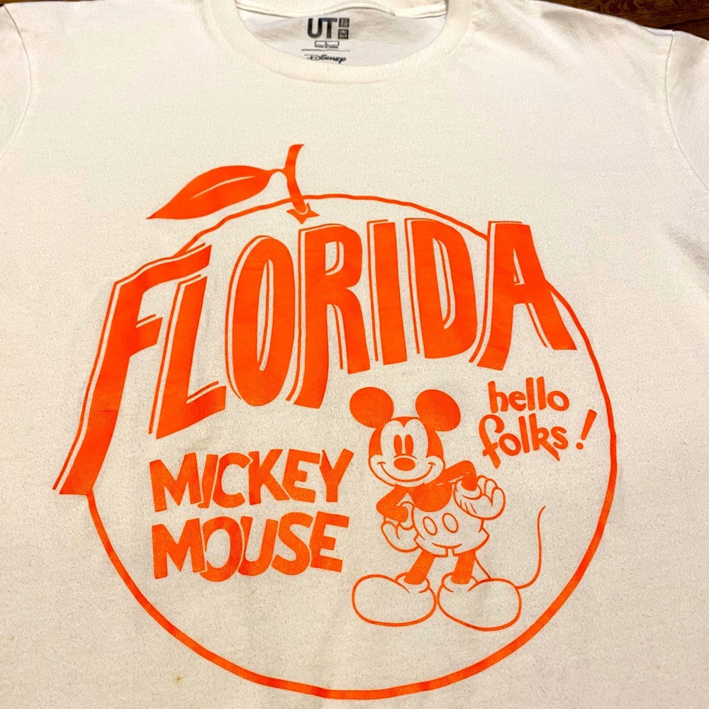 UNIQLO Mickey Mouse Disney logo t-shirt L springs
